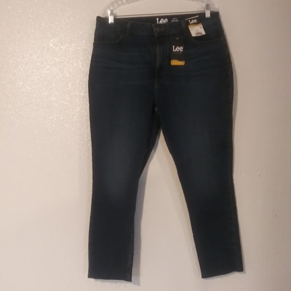 Lee women's size 18M skinny dark wash jeans